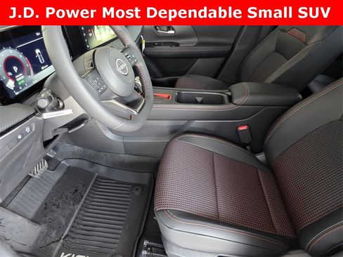 New 2025 Nissan Kicks SR image 7