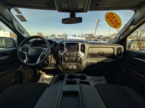 Used 2020 Chevrolet Silverado 1500 LT image 2