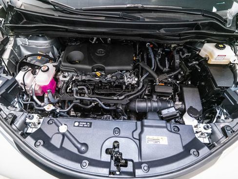 Certified 2025 Toyota Sienna LE FWD image 37