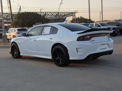Used 2022 Dodge Charger R/T w/ Blacktop Package RWD image 9