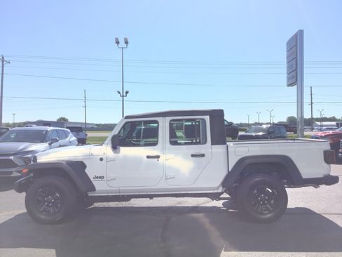 New 2026 Jeep Gladiator Sport AWD/4WD image 9