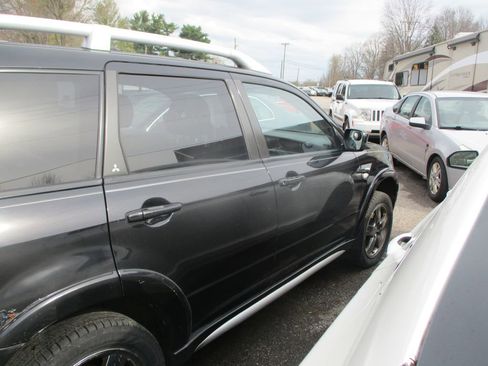 Used 2006 Mitsubishi Outlander SE FWD image 5