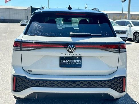 New 2026 Volkswagen Tiguan SE R-Line FWD image 3