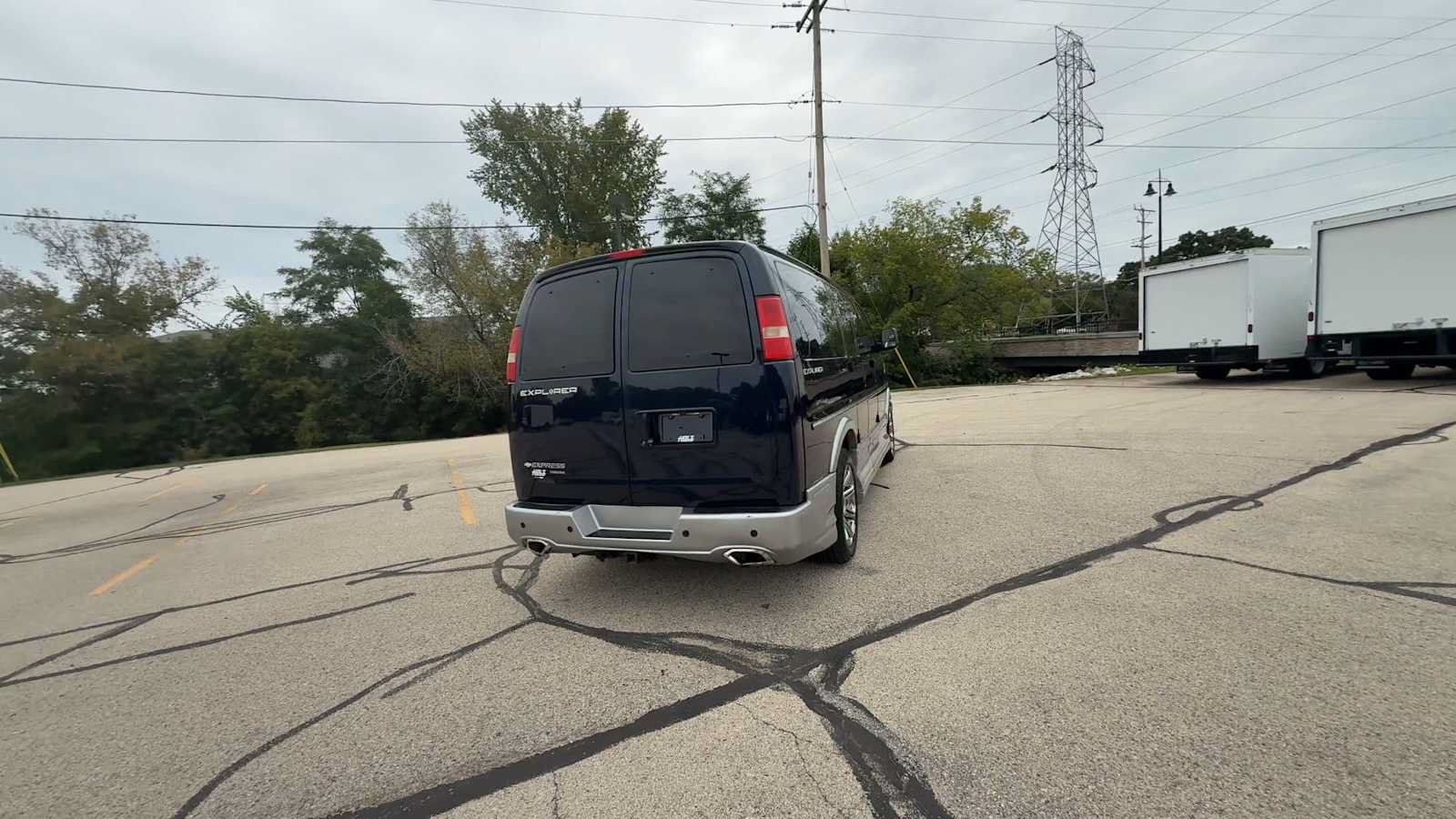 Used 2015 Chevrolet Express 2500 RWD image 7