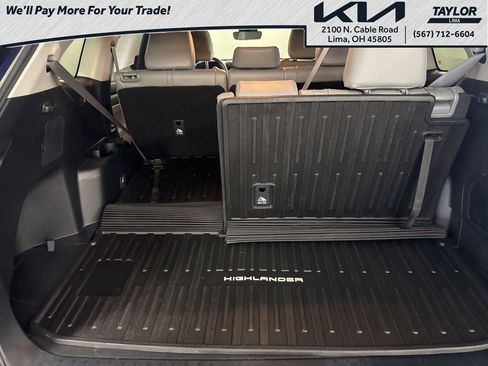 Used 2022 Toyota Highlander XLE image 12