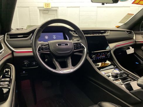 Used 2021 Jeep Grand Cherokee L Overland w/ Luxury Tech Group IV AWD/4WD image 13