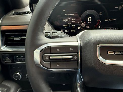 Used 2025 GMC Yukon Denali image 29