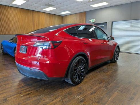 Used 2022 Tesla Model Y Performance image 5