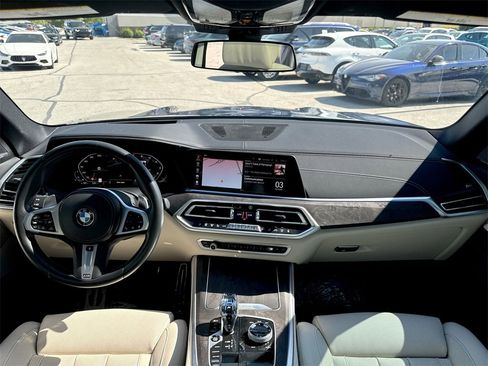 Used 2021 BMW X5 M50i w/ Executive Package image 11