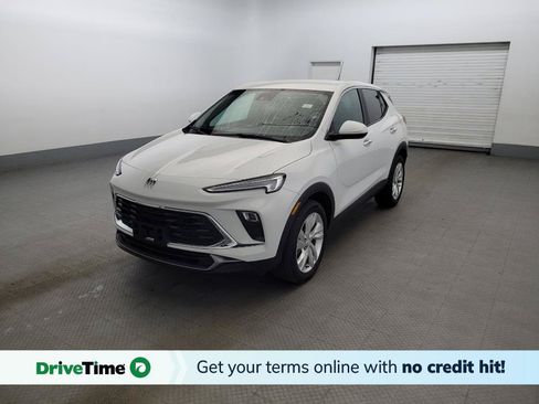 Used 2024 Buick Encore GX Preferred FWD image 1
