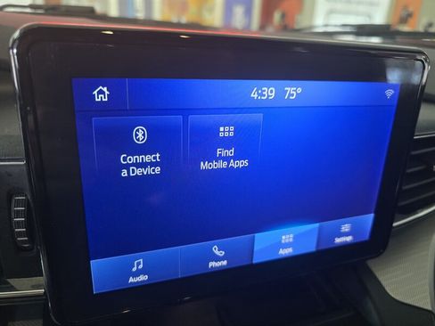 Used 2020 Ford Explorer XLT w/ Equipment Group 202A AWD/4WD image 29