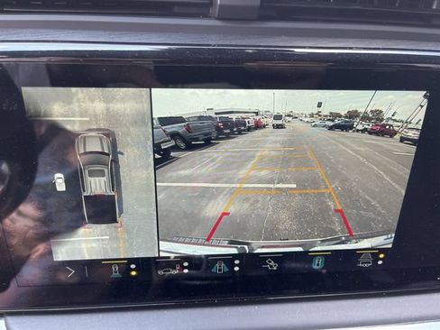Used 2023 GMC Sierra 1500 AT4X AWD/4WD image 17