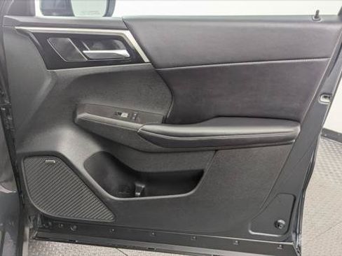 Used 2025 Mitsubishi Outlander SE AWD/4WD image 24