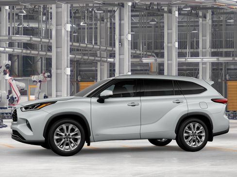 New 2026 Toyota Highlander Limited AWD/4WD image 3