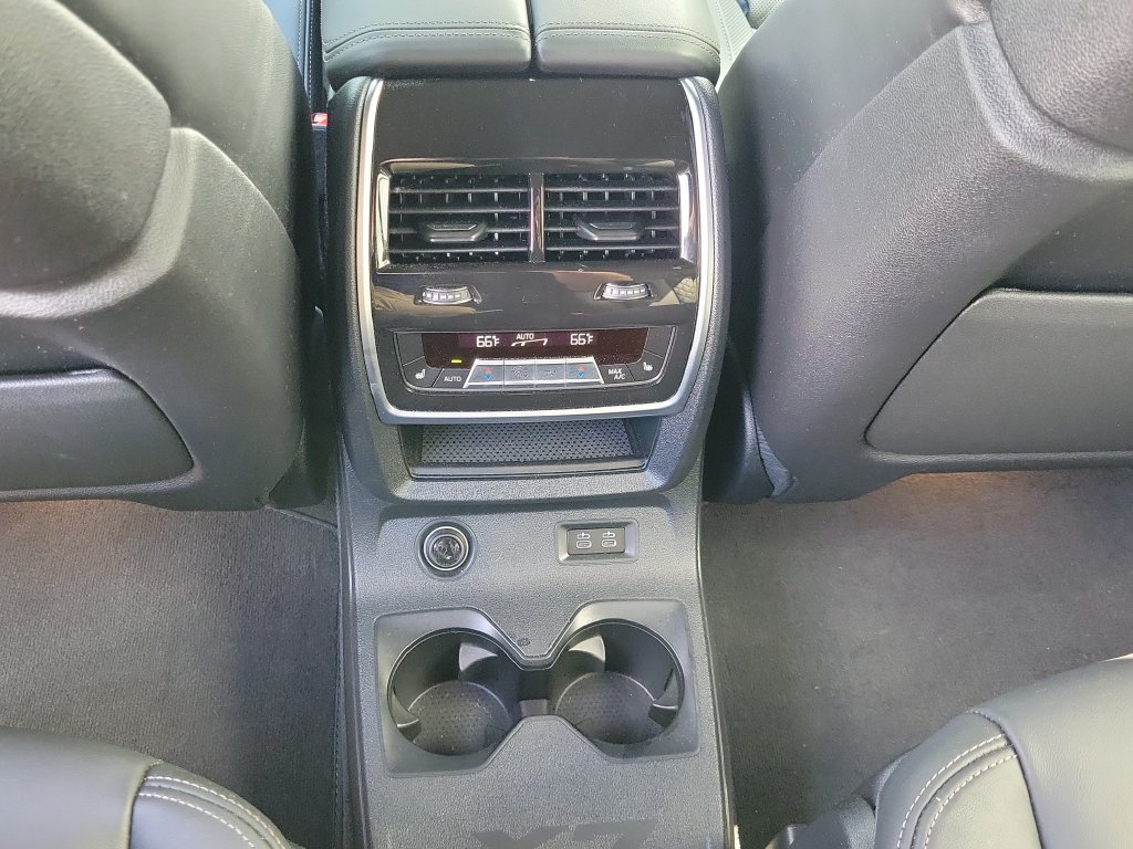 Used 2024 BMW X7 xDrive40i w/ Executive Package AWD/4WD image 12