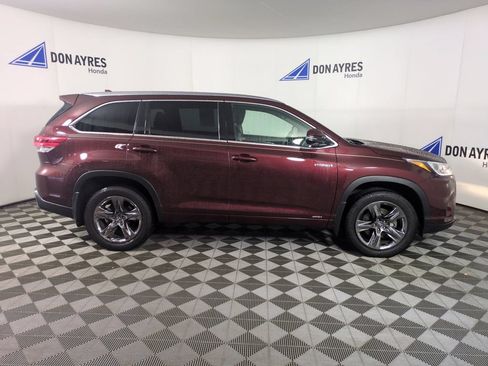 Used 2018 Toyota Highlander Limited Platinum AWD/4WD image 6