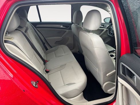 Used 2017 Volkswagen Golf S image 11