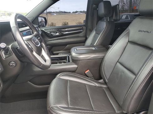 Used 2021 GMC Yukon XL Denali w/ Denali Premium Package image 20