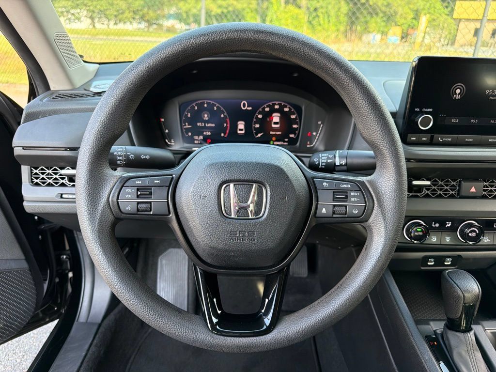 Certified 2023 Honda Accord EX image 15