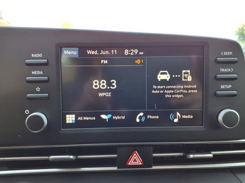 Used 2025 Hyundai Elantra Blue image 38