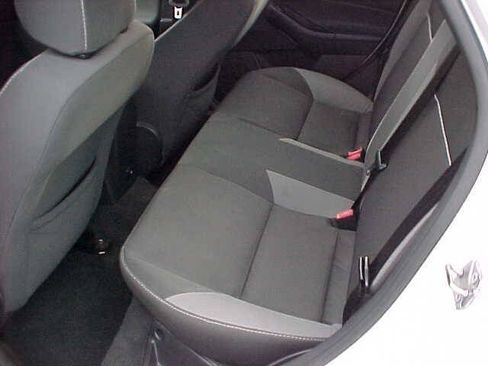 Used 2013 Ford Focus SE FWD image 11