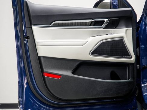 Used 2024 Kia Telluride EX w/ EX Captain's Chair Package image 31