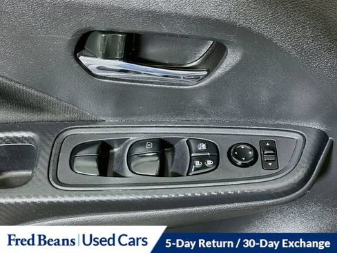 Used 2022 Nissan Versa SV FWD image 23