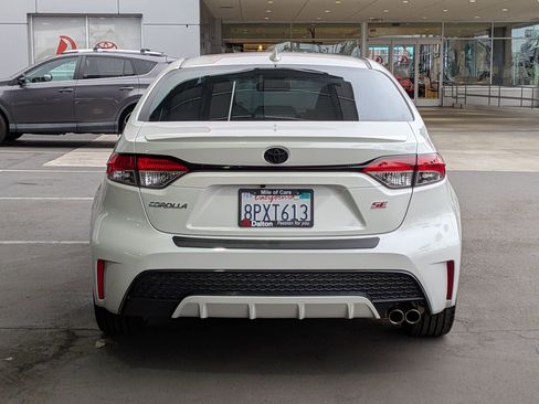 Certified 2020 Toyota Corolla SE FWD image 3
