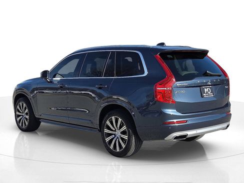 Used 2021 Volvo XC90 T6 Momentum w/ Advanced Package image 4