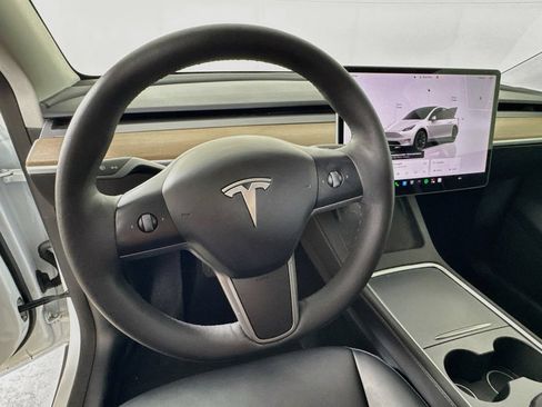 Used 2023 Tesla Model Y Long Range AWD/4WD image 11