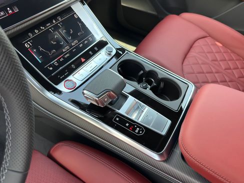 New 2026 Audi SQ7 Prestige image 13