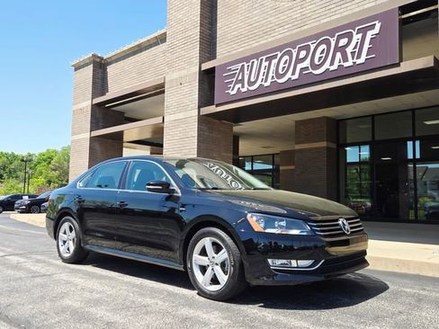 Used 2015 Volkswagen Passat 1.8T Limited Edition FWD image 1