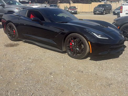 Used 2019 Chevrolet Corvette Stingray Coupe w/ Carbon Flash Badge Package RWD image 2