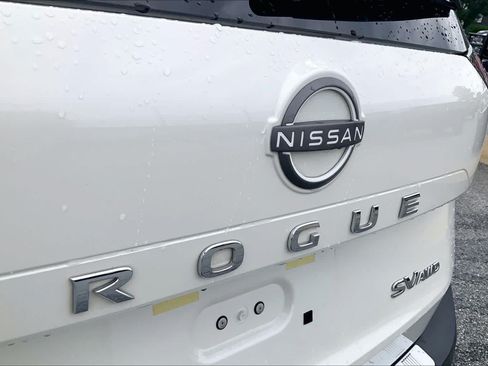 Used 2023 Nissan Rogue SV AWD/4WD image 28