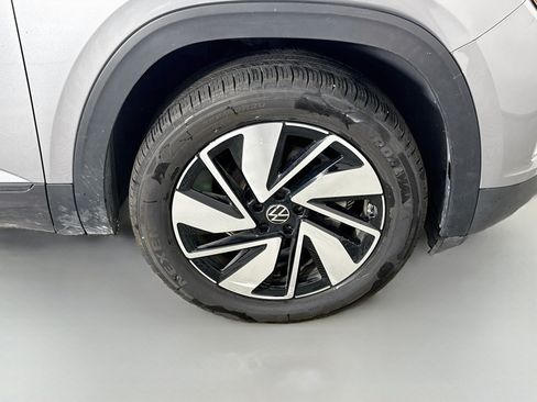 Used 2026 Volkswagen Atlas SE FWD image 32