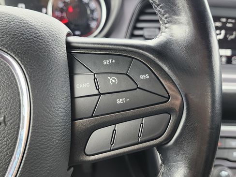 Used 2020 Dodge Challenger SXT image 31