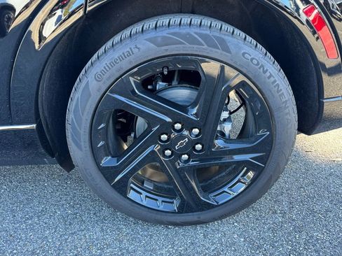 New 2026 Chevrolet Equinox EV RS image 3