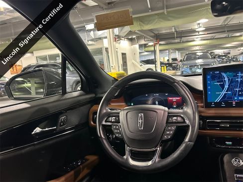 Certified 2023 Lincoln Nautilus Reserve image 26