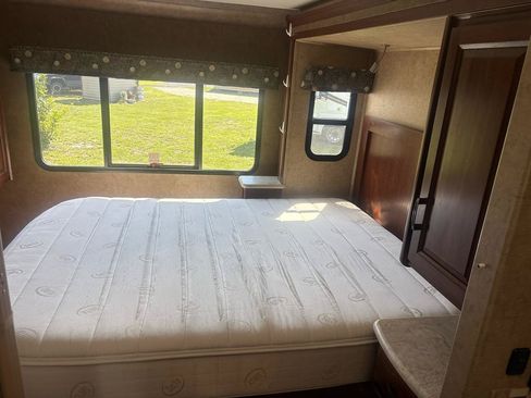Used 2016 Ford E-450 and Econoline 450 Super Duty w/ Motorhome Prep Package RWD image 20