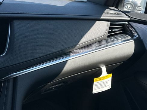 New 2025 Cadillac XT5 Sportv w/ LPO, Blue Accent Package AWD/4WD image 23