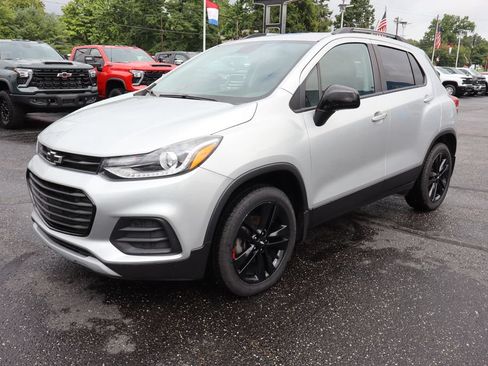 Used 2021 Chevrolet Trax LT w/ Redline Edition AWD/4WD image 28