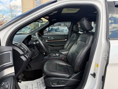 Used 2018 Ford Explorer Platinum image 26
