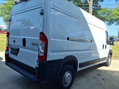 Used 2024 RAM ProMaster 2500 w/ Convenience Group FWD image 5