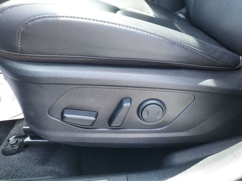 Used 2025 Kia Sportage EX image 18