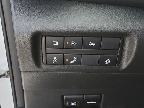 Certified 2025 Nissan Kicks Play S image 18