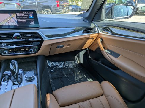 Used 2022 BMW 540i w/ Convenience Package image 15