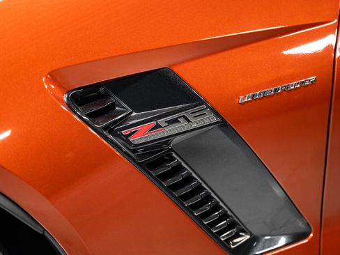 Used 2015 Chevrolet Corvette Z06 w/ Battery Protection Package image 14