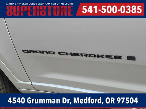 New 2026 Jeep Grand Cherokee Summit AWD/4WD image 15