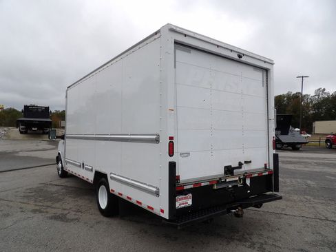 Used 2021 GMC Savana 3500 Extended w/ Power Convenience Package image 5