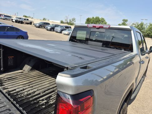 Used 2023 GMC Sierra 1500 AT4 w/ AT4 Premium Package AWD/4WD image 21